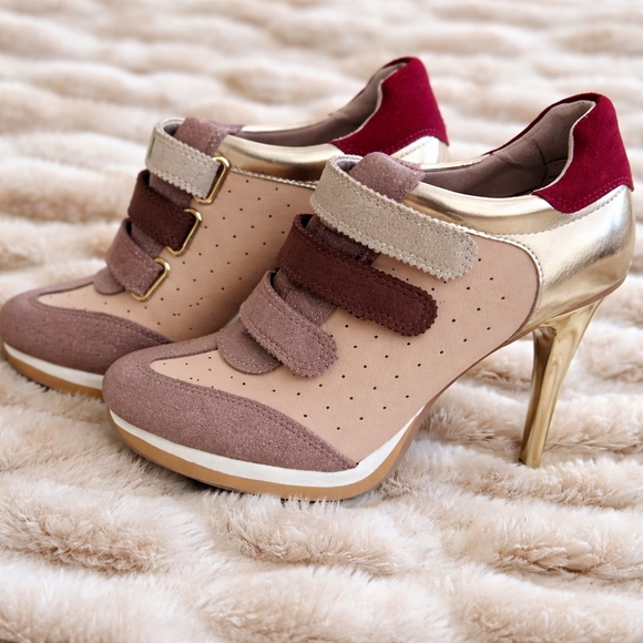 Steve Madden Shoes - ✨ Steve Madden Sneaker Heels | Tan With Burgundy Accents And Gold Heels Size 8 ✨